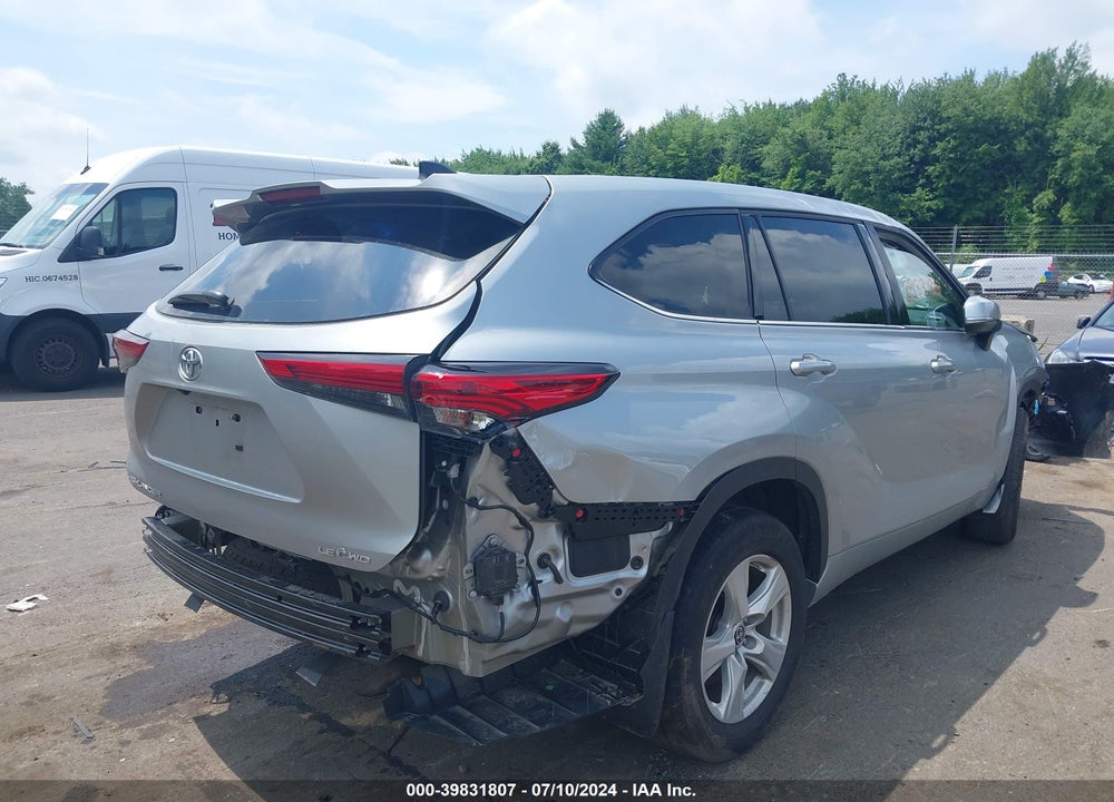 2022 TOYOTA HIGHLANDER VIN: 5TDBZRBH5NS193837