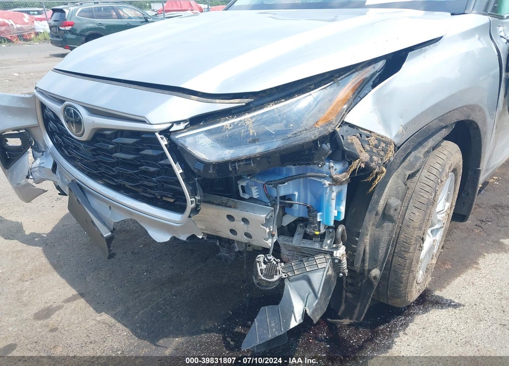2022 TOYOTA HIGHLANDER VIN: 5TDBZRBH5NS193837