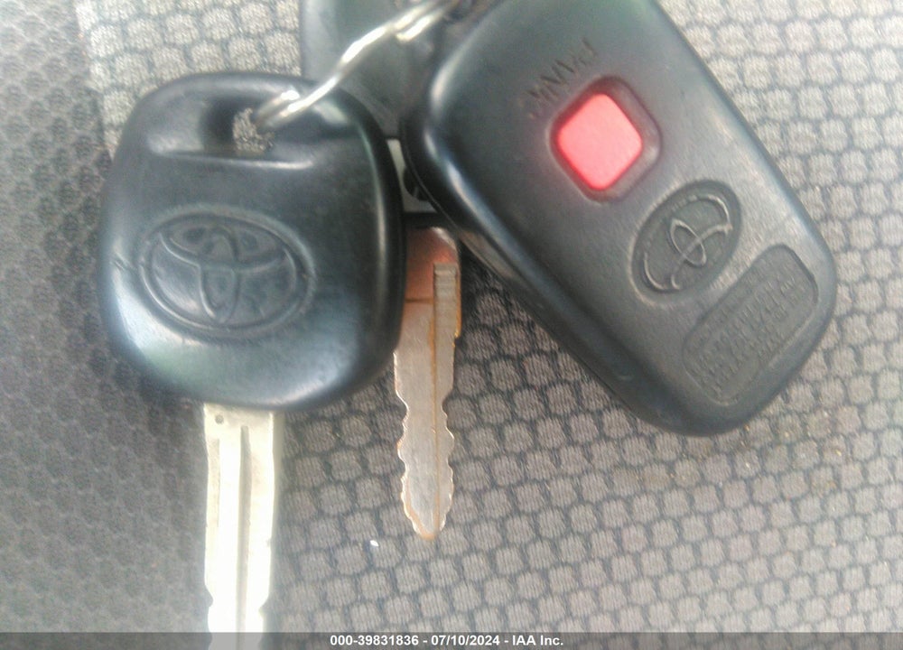 2007 TOYOTA MATRIX/XR VIN: 2T1KR32E37C650921