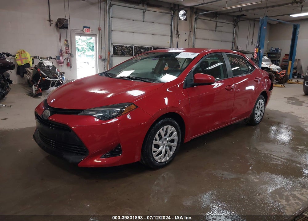 2018 TOYOTA COROLLA LE VIN: 2T1BURHE6JC076430