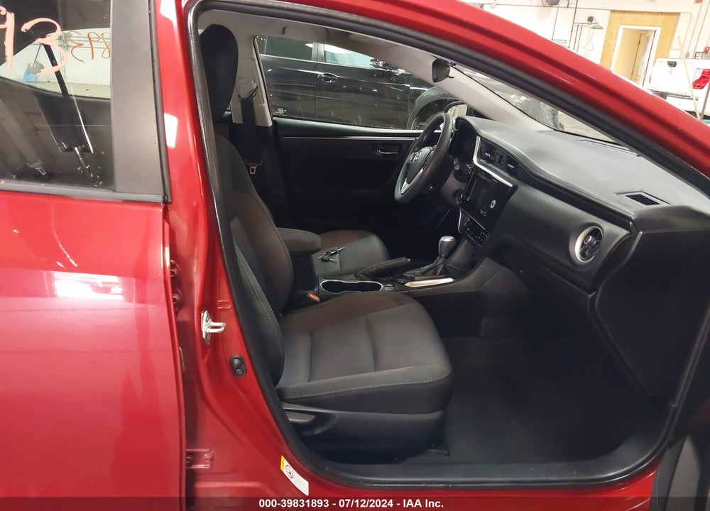 2018 TOYOTA COROLLA LE VIN: 2T1BURHE6JC076430