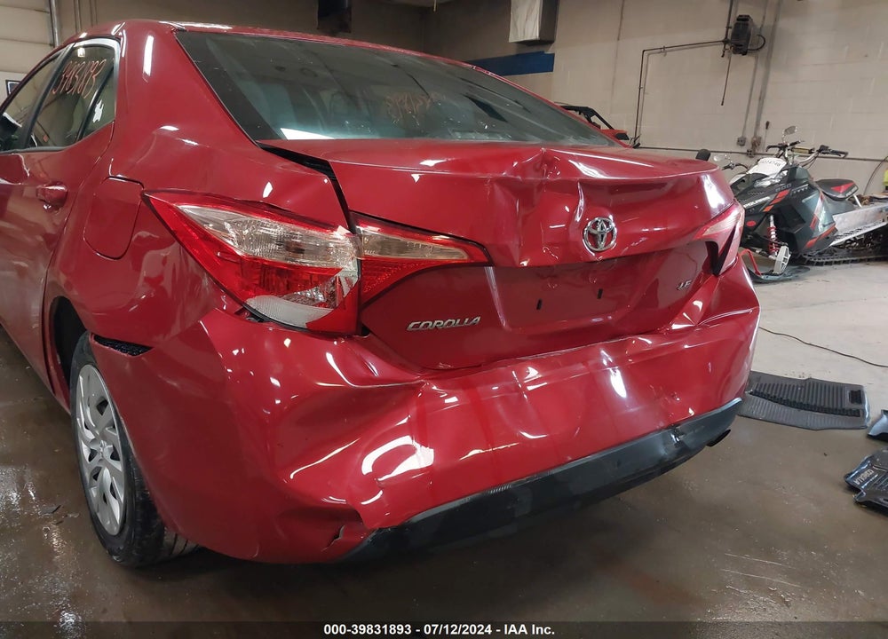 2018 TOYOTA COROLLA LE VIN: 2T1BURHE6JC076430
