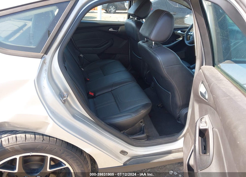2014 FORD FOCUS SE VIN: 1FADP3K26EL270567