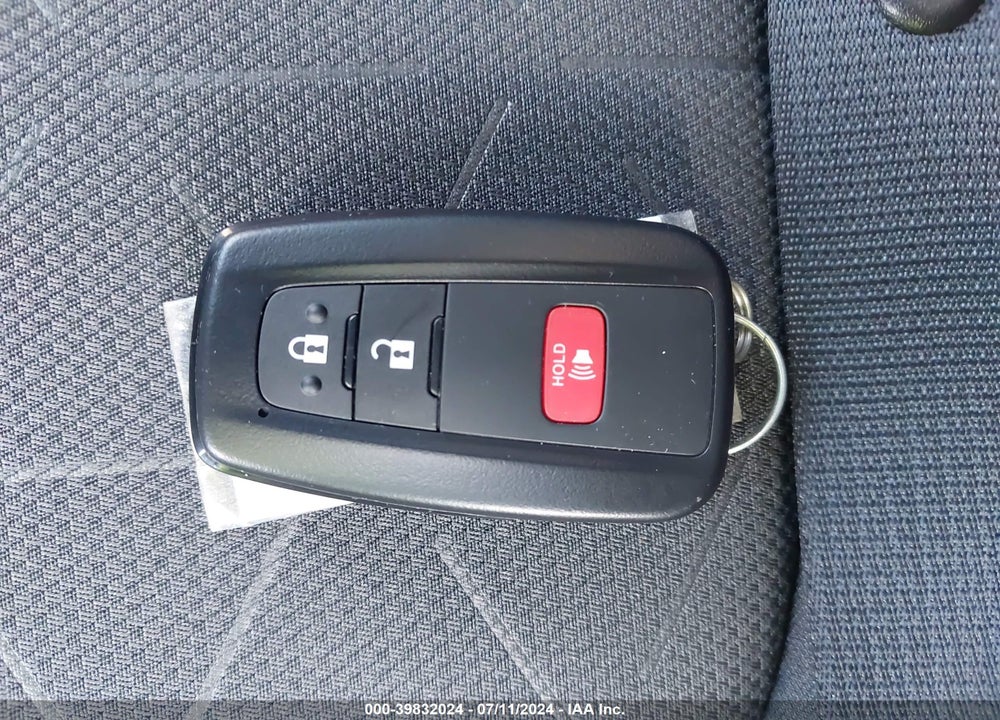 2024 TOYOTA RAV4 XLE VIN: 2T3W1RFV5RW335648