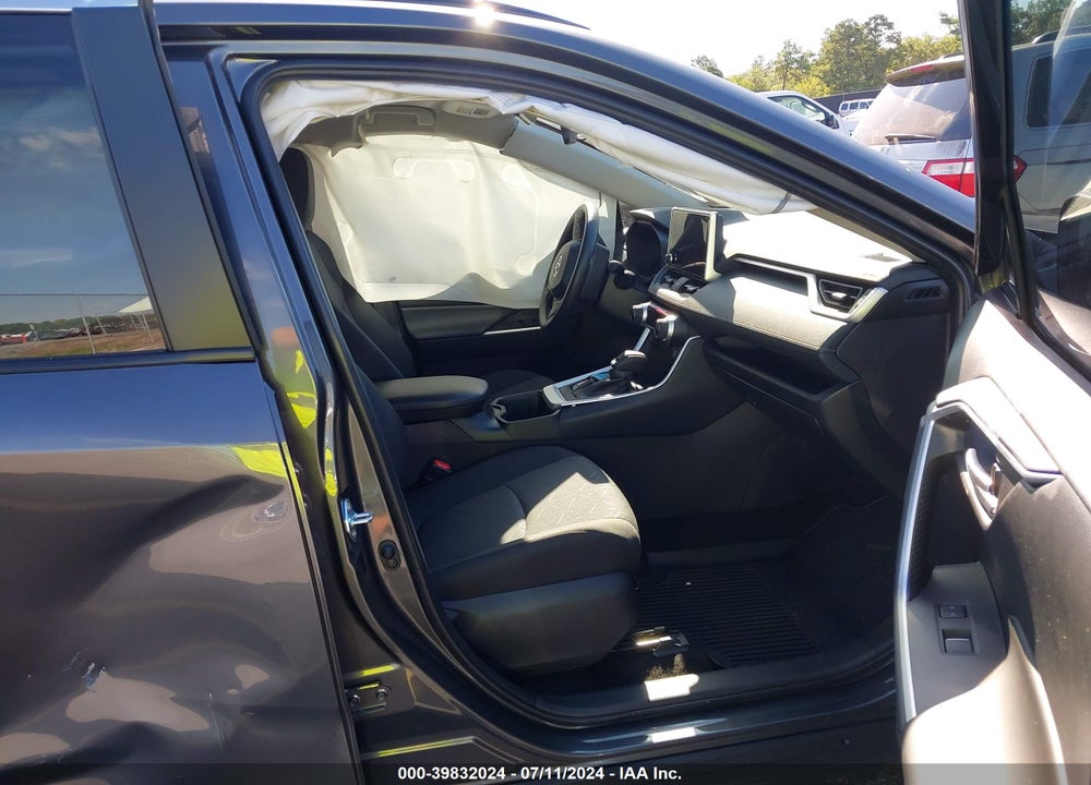 2024 TOYOTA RAV4 XLE VIN: 2T3W1RFV5RW335648