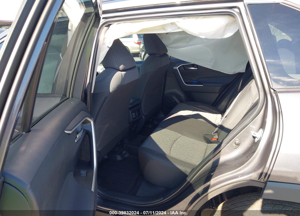 2024 TOYOTA RAV4 XLE VIN: 2T3W1RFV5RW335648
