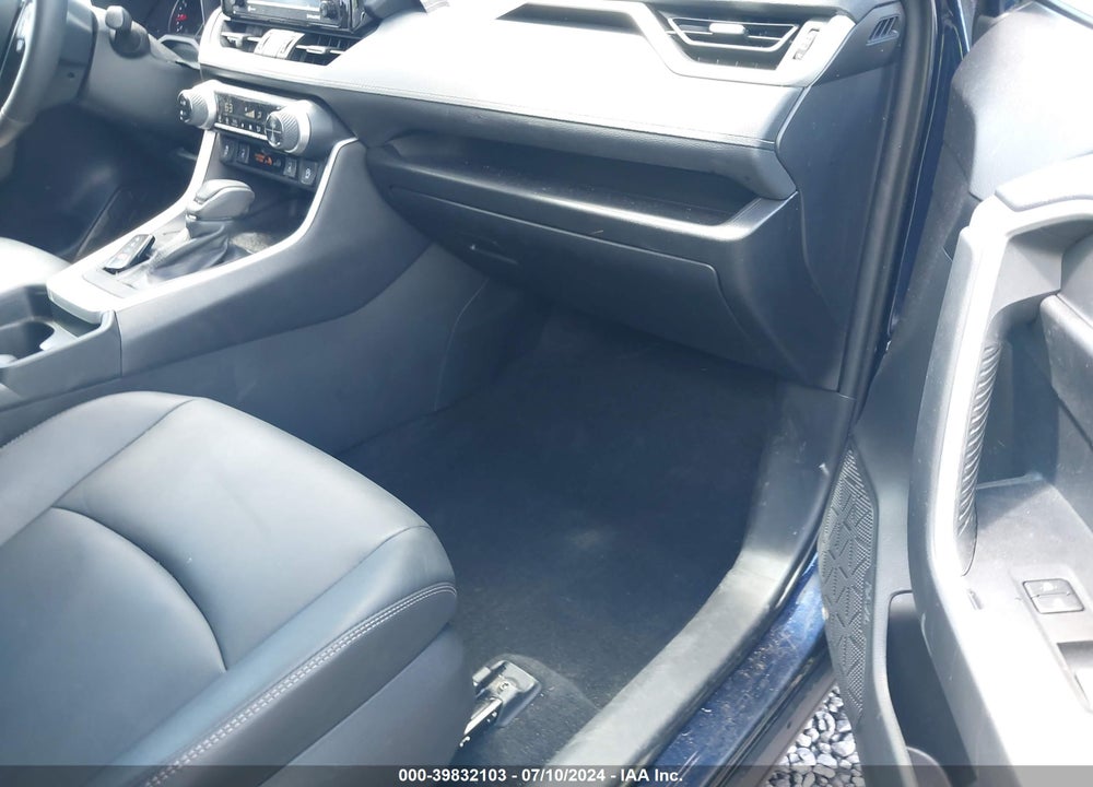 2021 TOYOTA RAV4 XLE PREMIUM VIN: 2T3A1RFVXMW193638