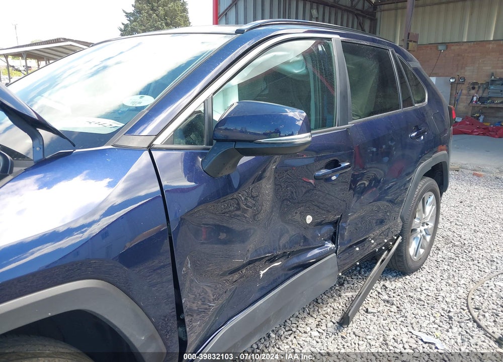 2021 TOYOTA RAV4 XLE PREMIUM VIN: 2T3A1RFVXMW193638