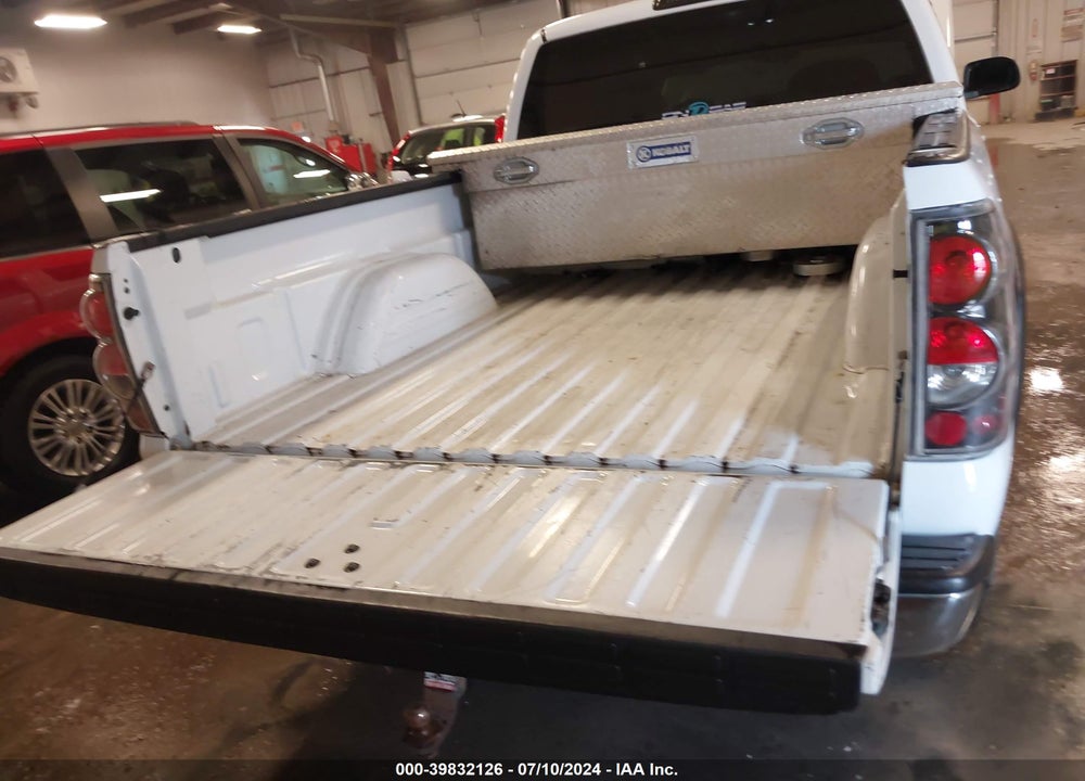 2003 CHEVROLET SILVERADO 1500 LS VIN: 2GCEK19T631106187