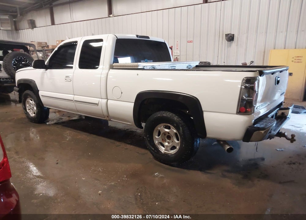 2003 CHEVROLET SILVERADO 1500 LS VIN: 2GCEK19T631106187