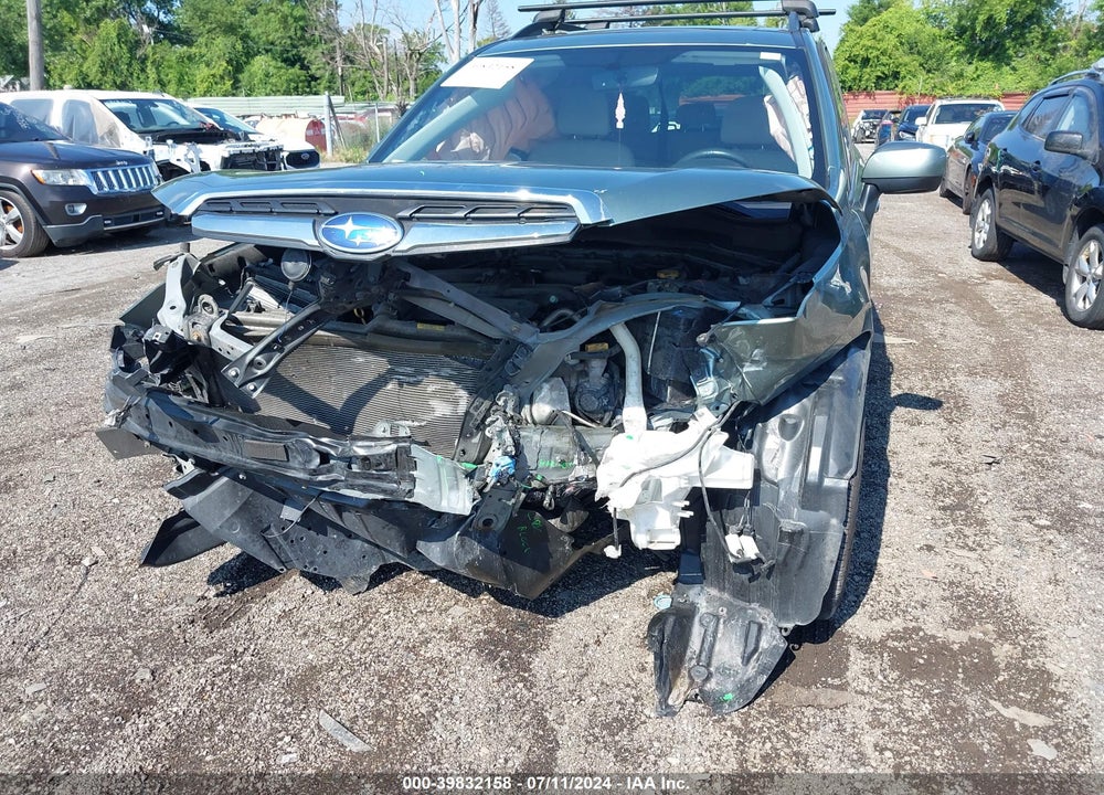 2018 SUBARU FORESTER 2.5I PREMIUM VIN: JF2SJAEC2JH453264
