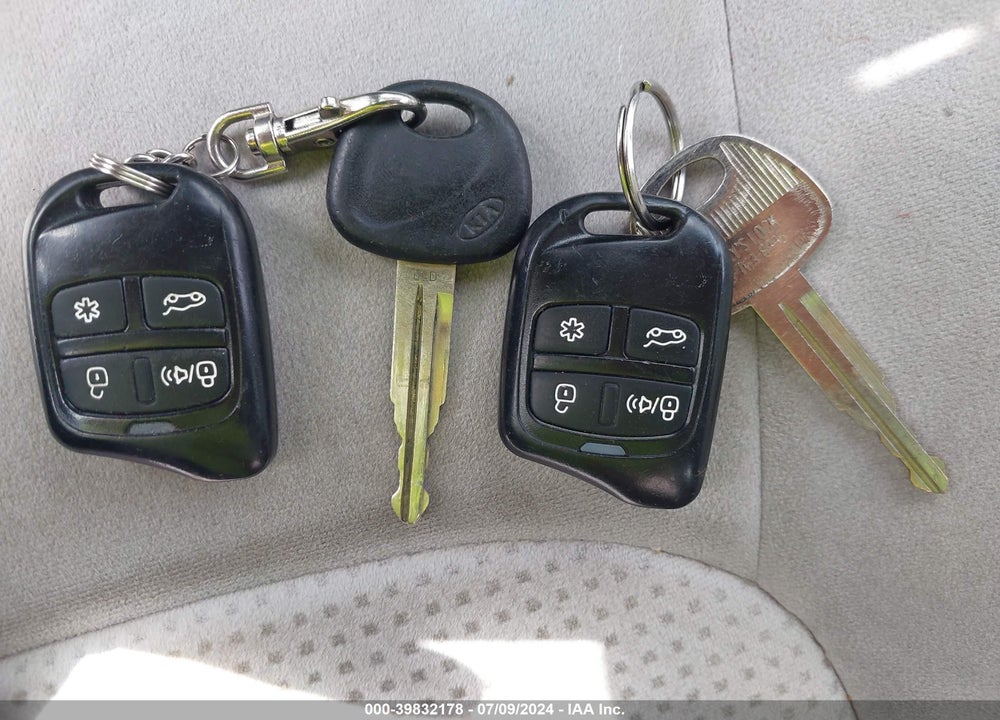 2007 KIA SPECTRA EX VIN: KNAFE121075488089