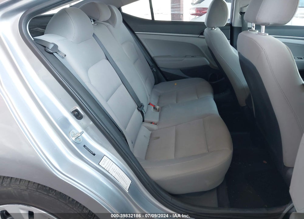2017 HYUNDAI ELANTRA SE VIN: 5NPD74LFXHH206977