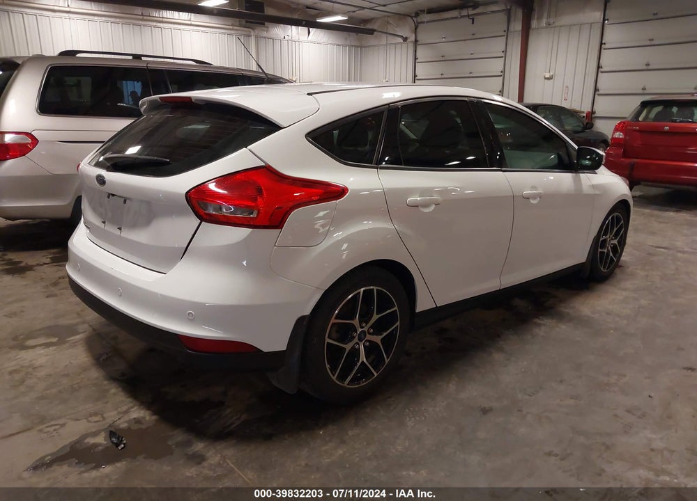 2017 FORD FOCUS SEL VIN: 1FADP3M25HL347740