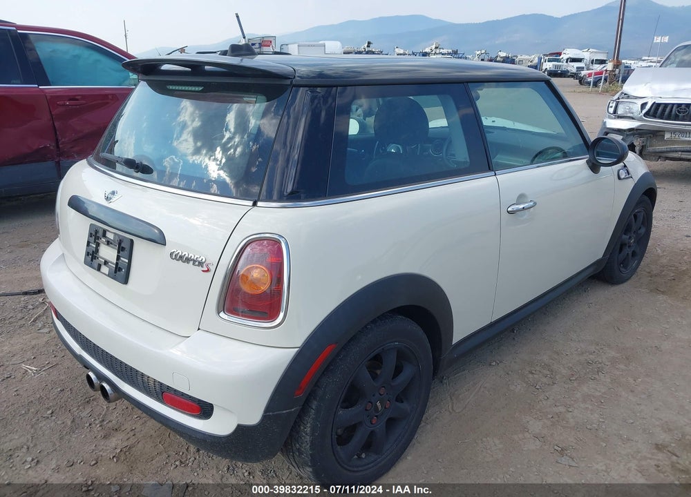 2009 MINI COOPER S VIN: WMWMF73529TV39888