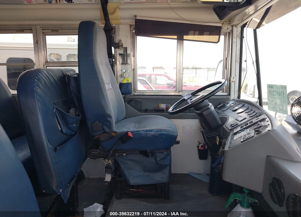 2004 BLUE BIRD SCHOOL BUS / TRANSIT BUS VIN: 1BABNBXA84F217233