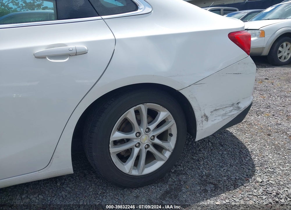 2018 CHEVROLET MALIBU LT VIN: 1G1ZD5ST0JF185089
