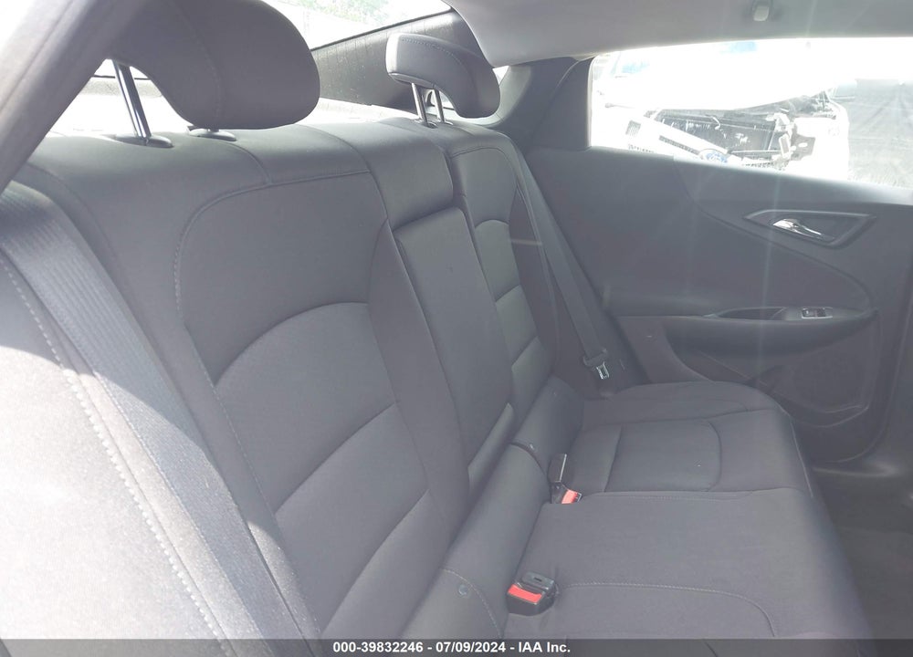 2018 CHEVROLET MALIBU LT VIN: 1G1ZD5ST0JF185089