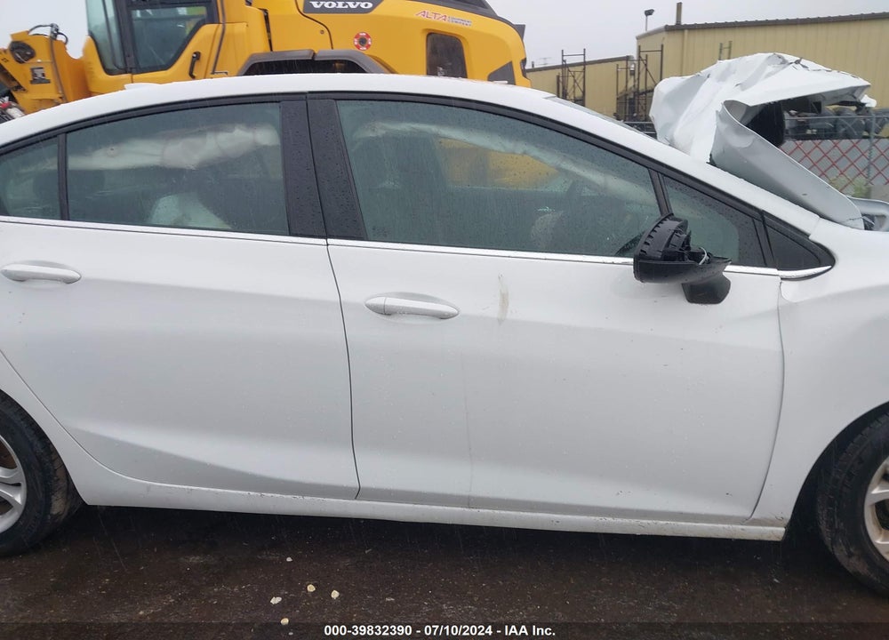 2019 CHEVROLET CRUZE LT VIN: 1G1BE5SM1K7146708