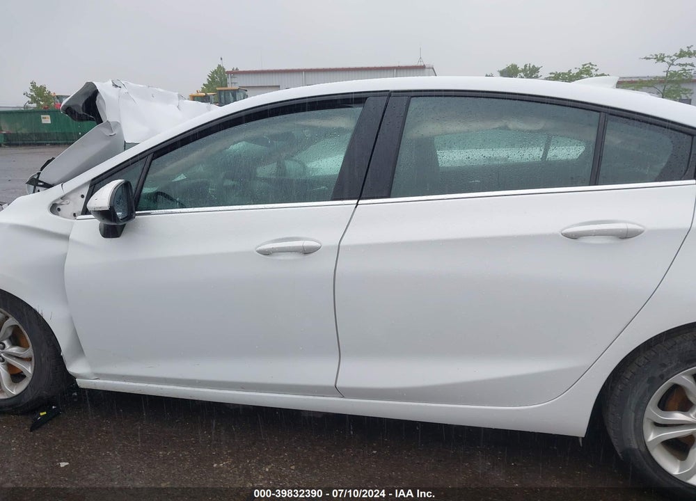 2019 CHEVROLET CRUZE LT VIN: 1G1BE5SM1K7146708