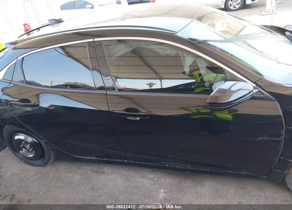 2018 HONDA CIVIC LX VIN: SHHFK7H21JU407653
