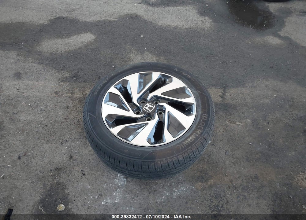 2018 HONDA CIVIC LX VIN: SHHFK7H21JU407653