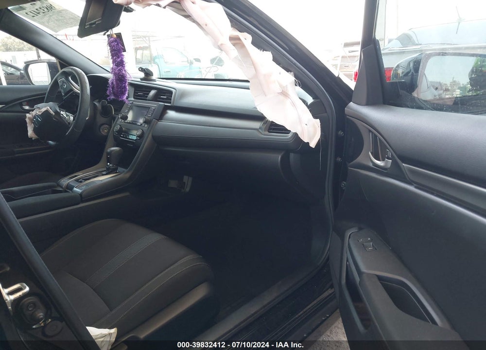 2018 HONDA CIVIC LX VIN: SHHFK7H21JU407653