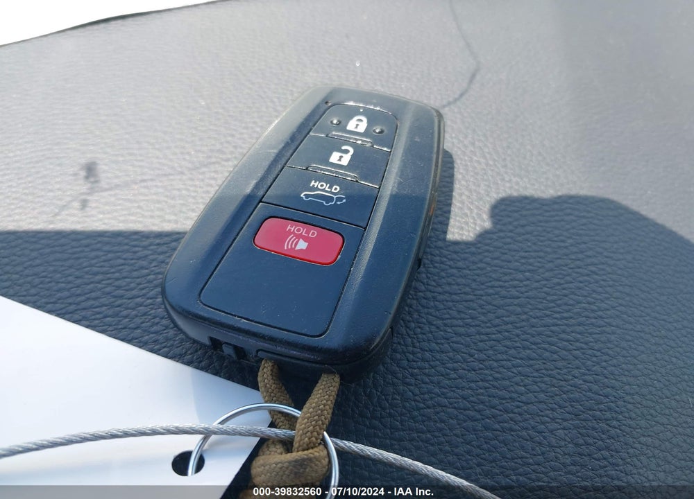 2019 TOYOTA RAV4 HYBRID XLE VIN: JTMRWRFV5KD005672
