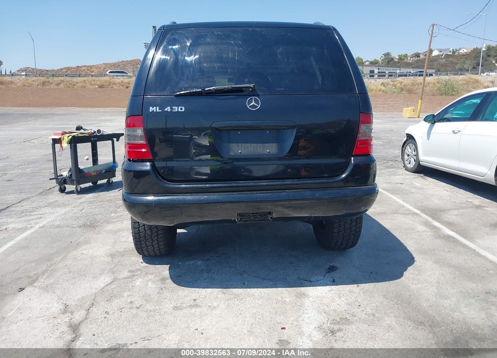 1999 MERCEDES-BENZ ML 430 VIN: 4JGAB72EXXA065695