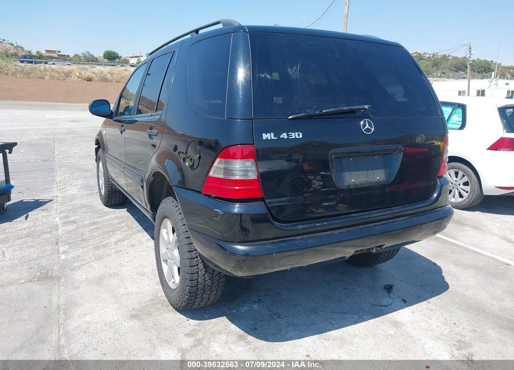 1999 MERCEDES-BENZ ML 430 VIN: 4JGAB72EXXA065695
