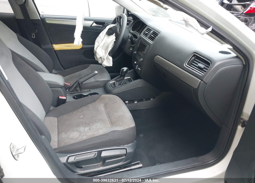 2017 VOLKSWAGEN JETTA VIN: 3VW2B7AJ5HM268082