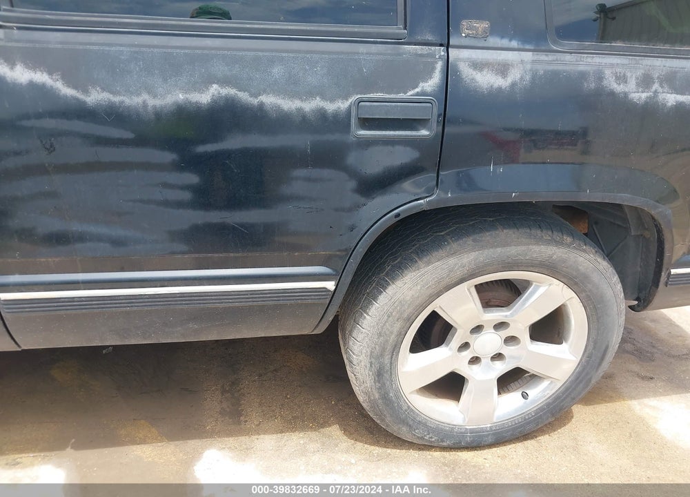 1999 CHEVROLET TAHOE LS VIN: 1GNEK13R2XJ548769