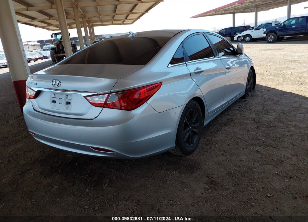2013 HYUNDAI SONATA GLS VIN: 5NPEB4AC1DH606920