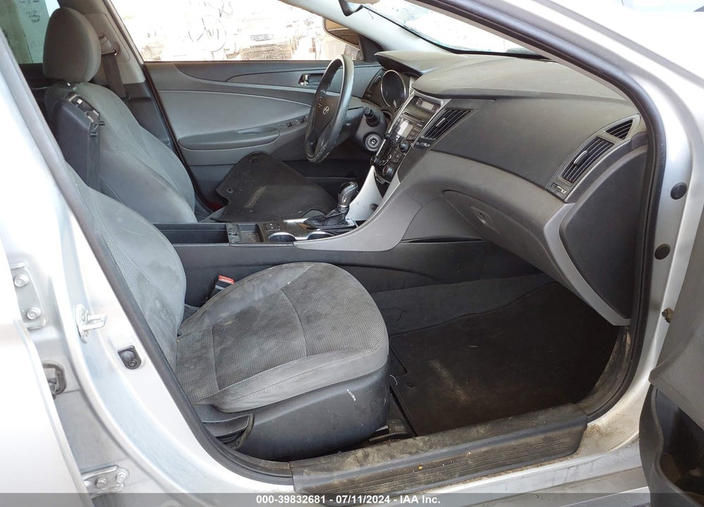 2013 HYUNDAI SONATA GLS VIN: 5NPEB4AC1DH606920