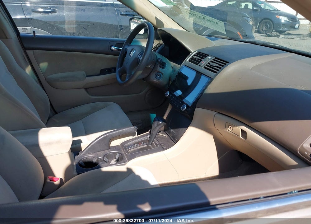 2005 HONDA ACCORD 2.4 LX VIN: 1HGCM56425A090683