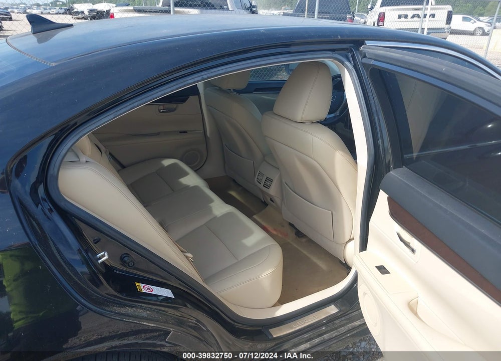 2013 LEXUS ES 350 VIN: JTHBK1GG2D2041170