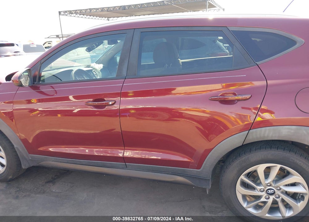 2016 HYUNDAI TUCSON SE VIN: KM8J33A43GU159849