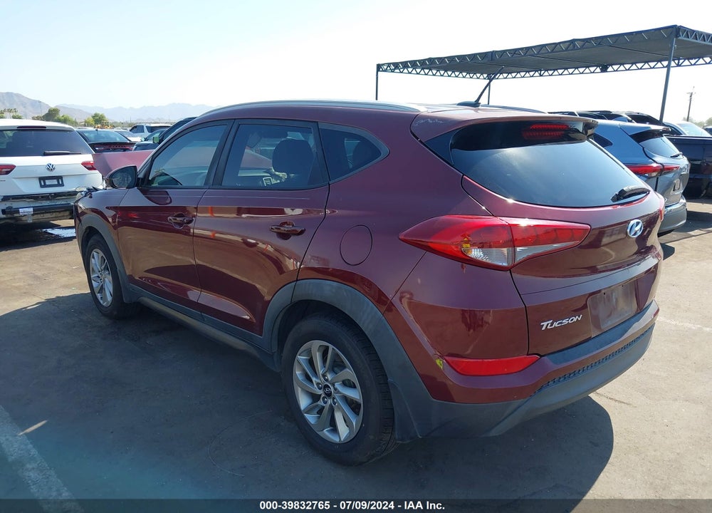 2016 HYUNDAI TUCSON SE VIN: KM8J33A43GU159849