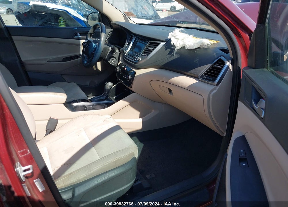 2016 HYUNDAI TUCSON SE VIN: KM8J33A43GU159849