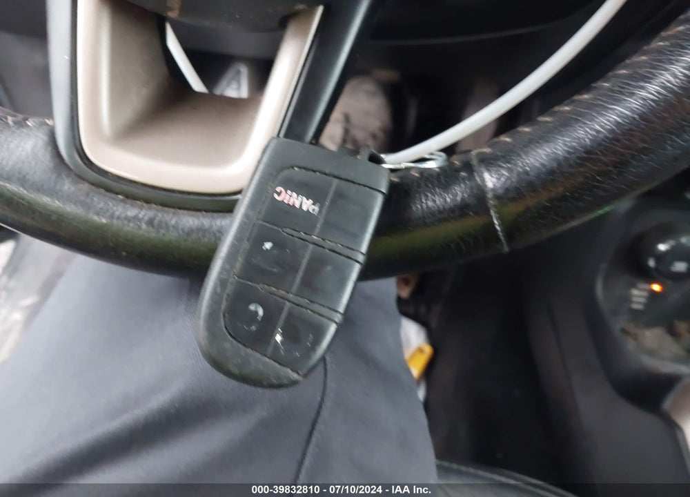 2015 JEEP RENEGADE LIMITED VIN: ZACCJBDT8FPB31383