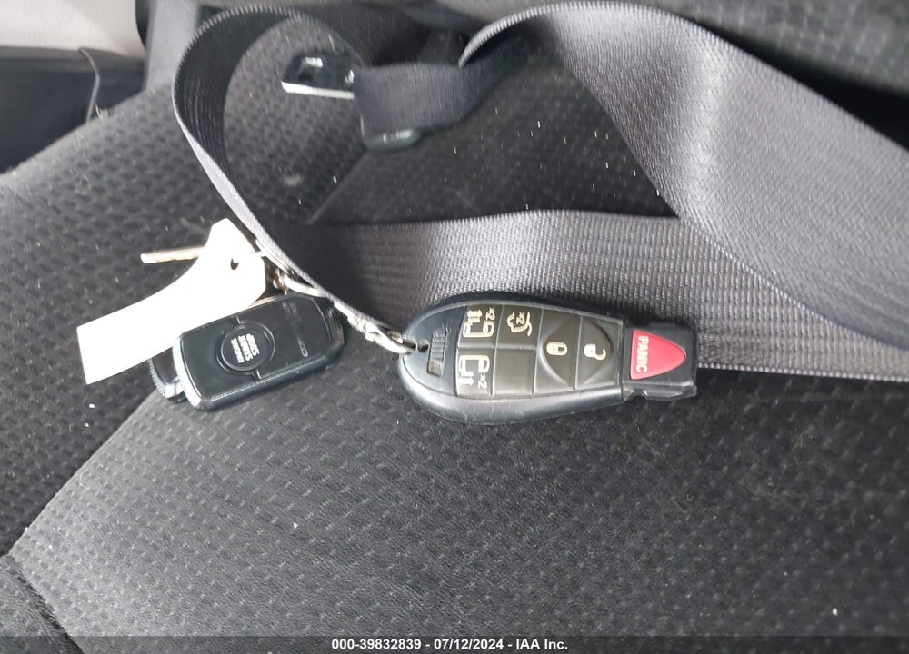 2016 DODGE GRAND CARAVAN SXT VIN: 2C4RDGCG2GR329232