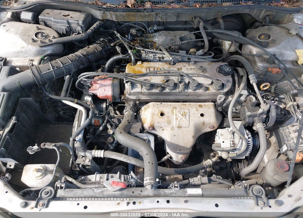 1998 HONDA ACCORD EX VIN: 1HGCG5651WA132388