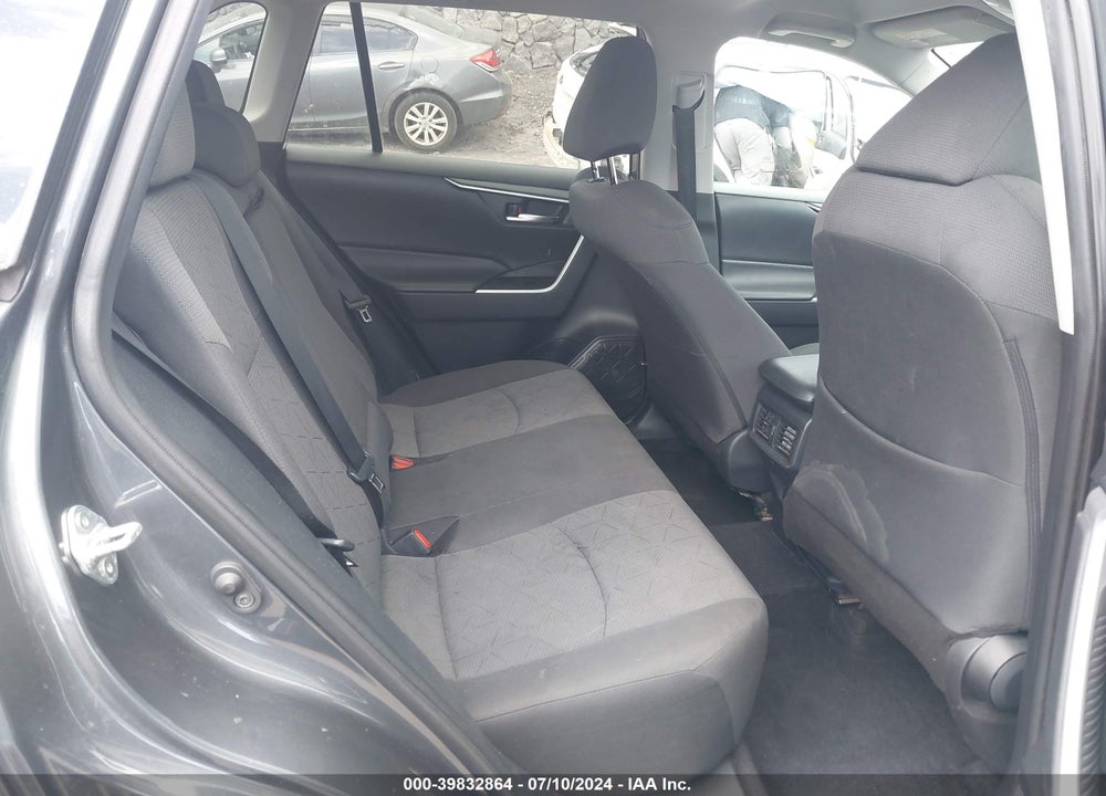 2021 TOYOTA RAV4 XLE VIN: 2T3P1RFV6MW162364