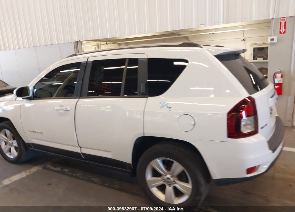 2016 JEEP COMPASS LATITUDE VIN: 1C4NJDEB4GD758124