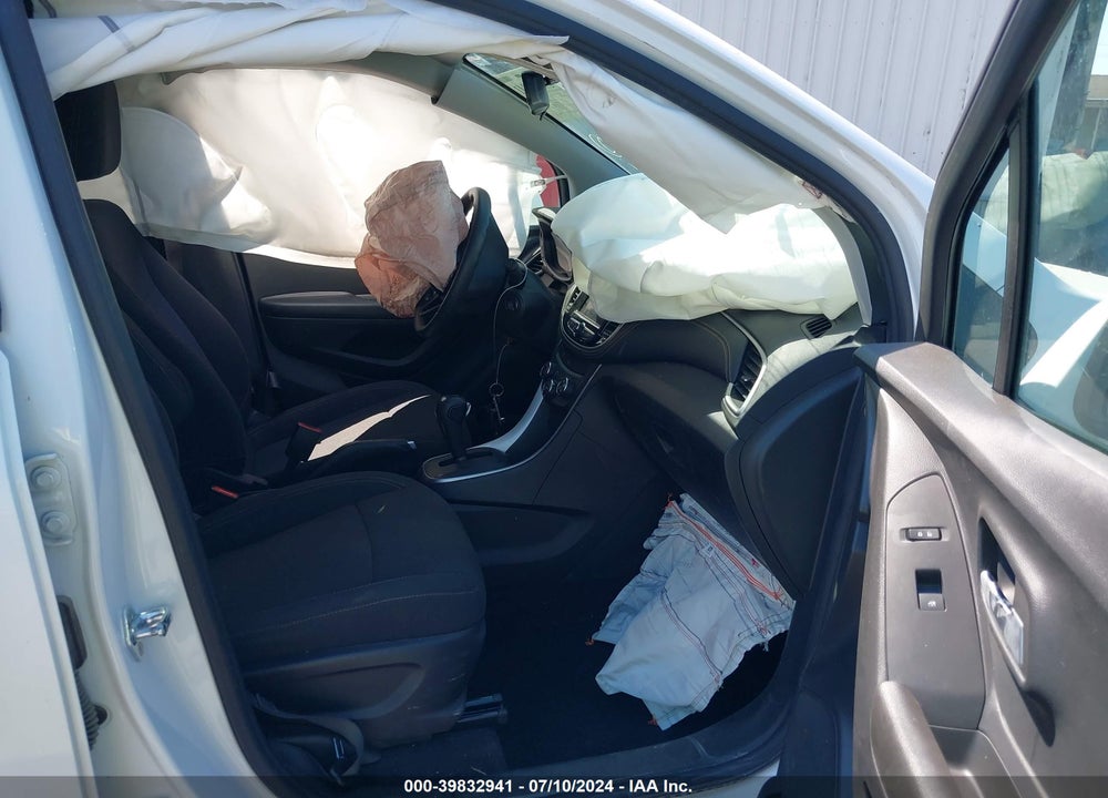 2022 CHEVROLET TRAX AWD LS VIN: KL7CJNSM3NB549238