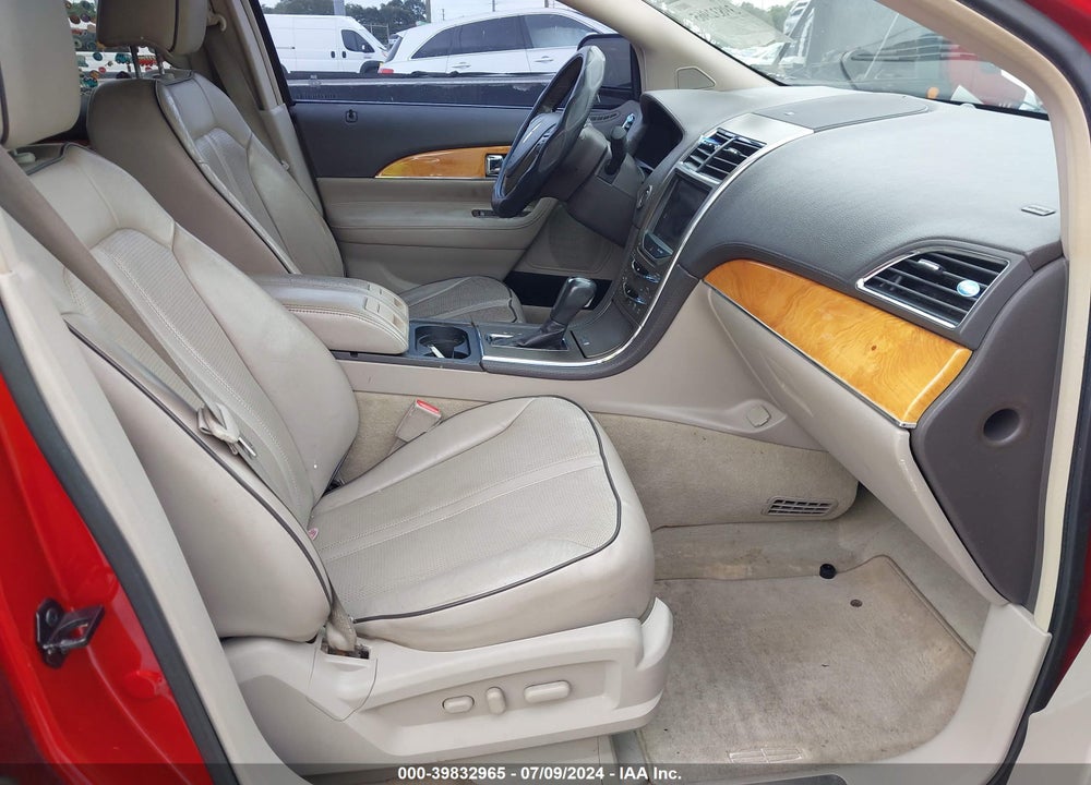2011 LINCOLN MKX VIN: 2LMDJ6JK1BBJ09330
