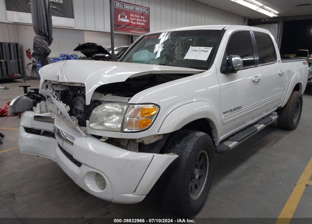 2004 TOYOTA TUNDRA SR5 V8 VIN: 5TBDT44104S446583