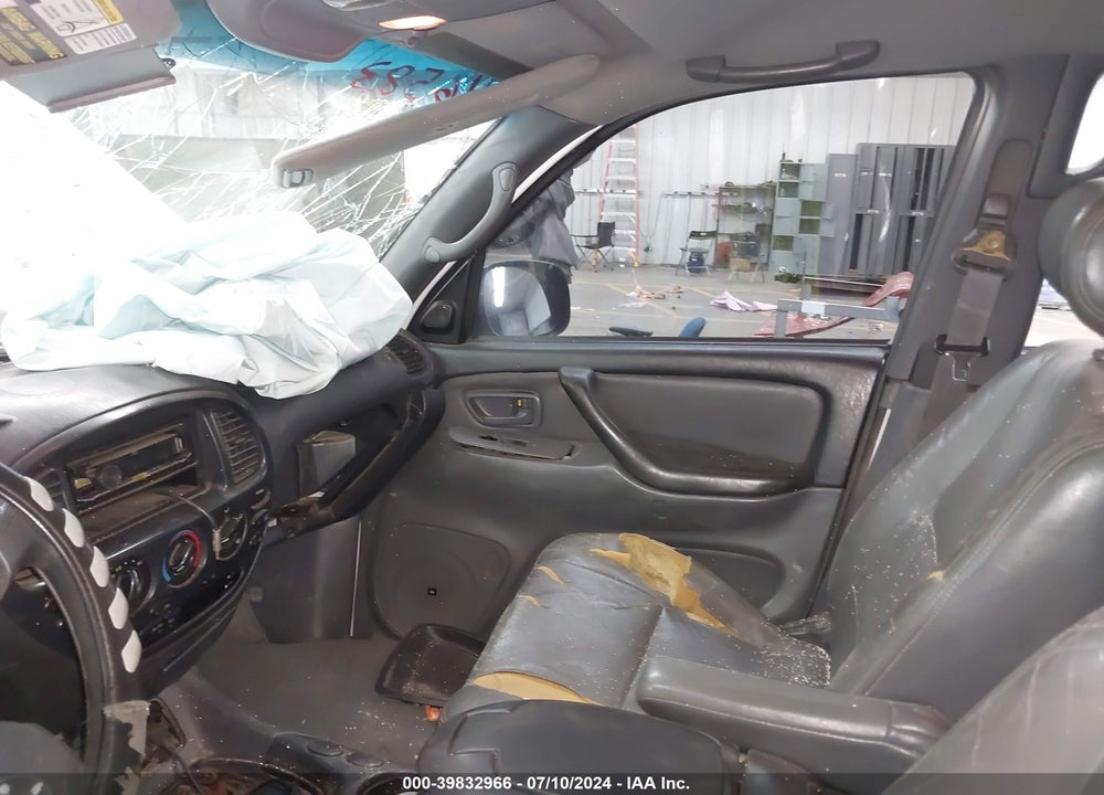 2004 TOYOTA TUNDRA SR5 V8 VIN: 5TBDT44104S446583