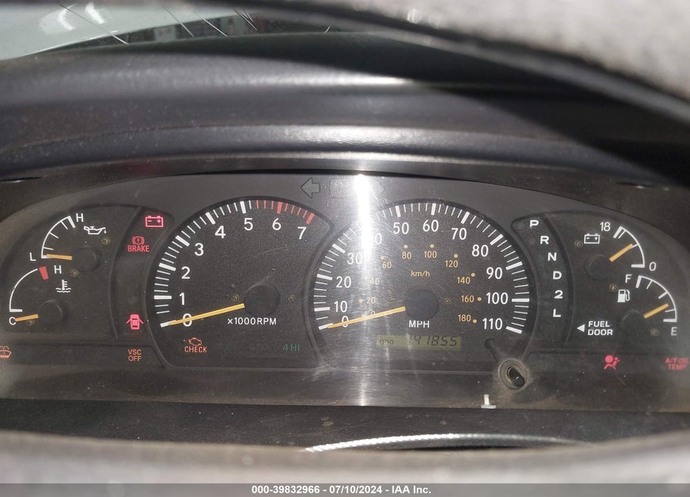 2004 TOYOTA TUNDRA SR5 V8 VIN: 5TBDT44104S446583
