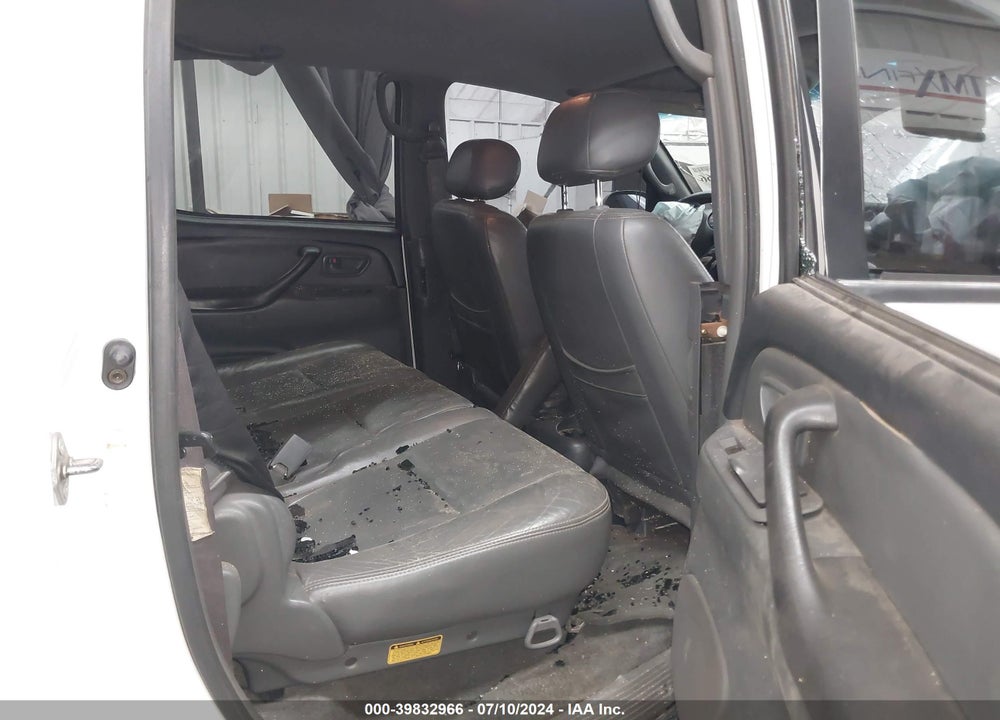 2004 TOYOTA TUNDRA SR5 V8 VIN: 5TBDT44104S446583